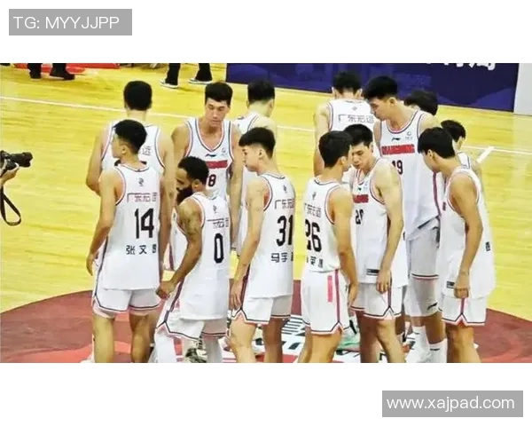 广东男篮与新疆队激战回放精彩瞬间重温篮球魅力与激情对决